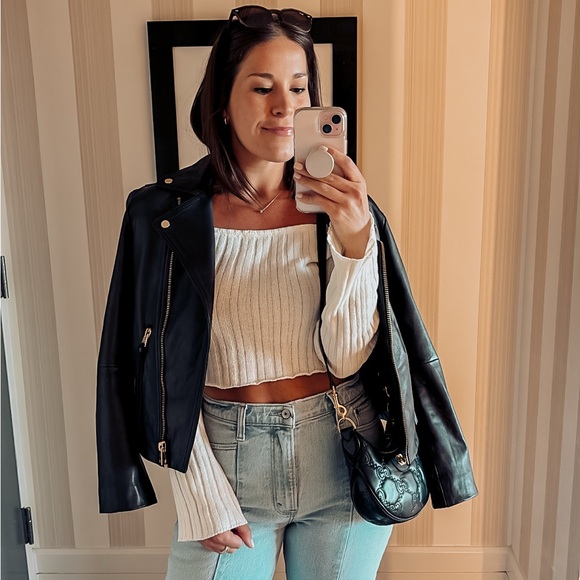 Meet your Posher, Elizabeth! - Picture 1 of 3